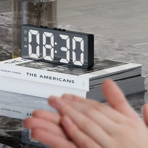 디지털 LED 탁상시계 슬림디자인 알람시계 큰글자 무소음 소리인식 인테리어 시계